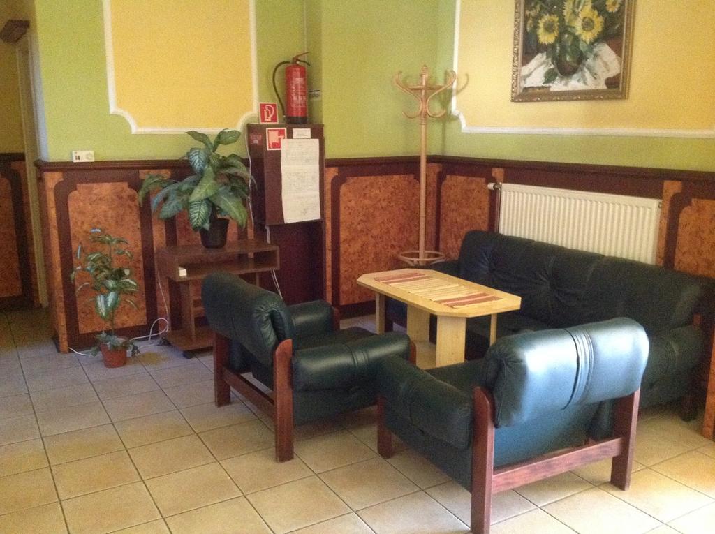 Club Torony Hotel מראה חיצוני תמונה